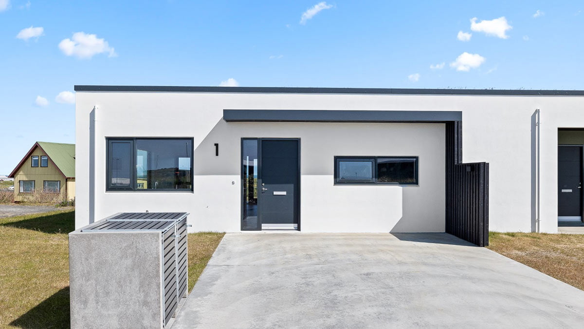 Flutt inn í Báruklöpp